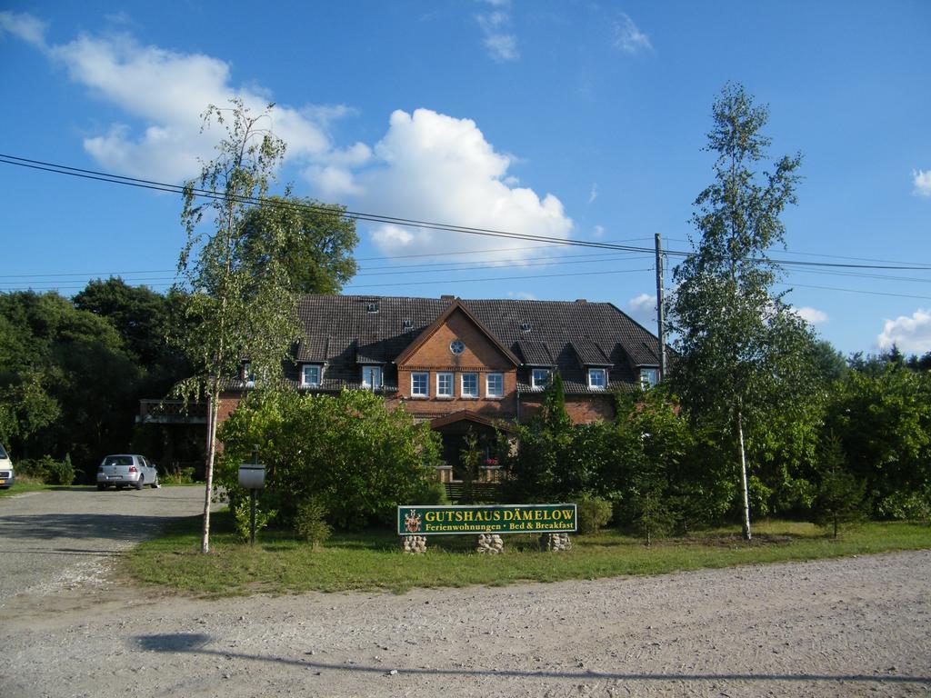 Gutshaus Daemelow Tussen Schwerin En Wismar Екстериор снимка